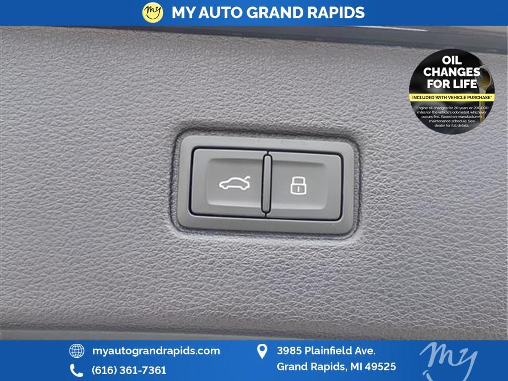 used 2024 Audi Q7 car, priced at $55,918