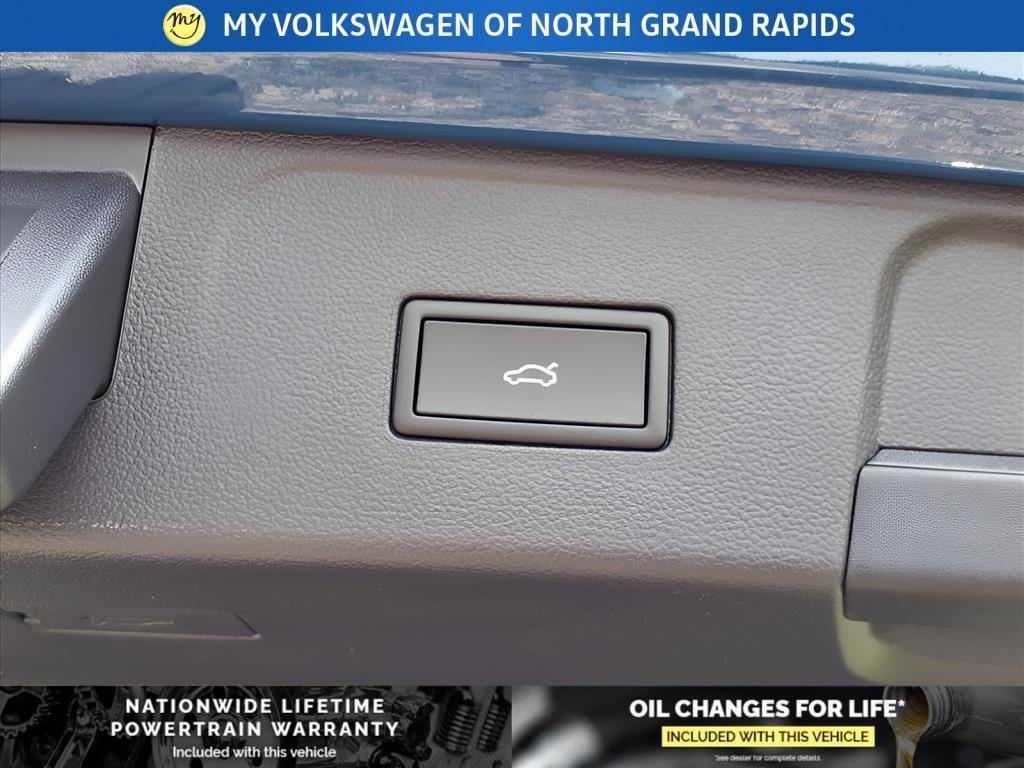 new 2025 Volkswagen Atlas car, priced at $50,490