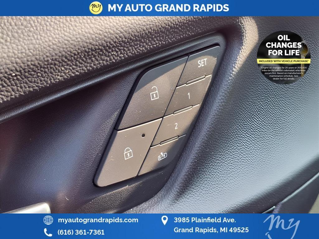 used 2025 Chevrolet Equinox car, priced at $33,445