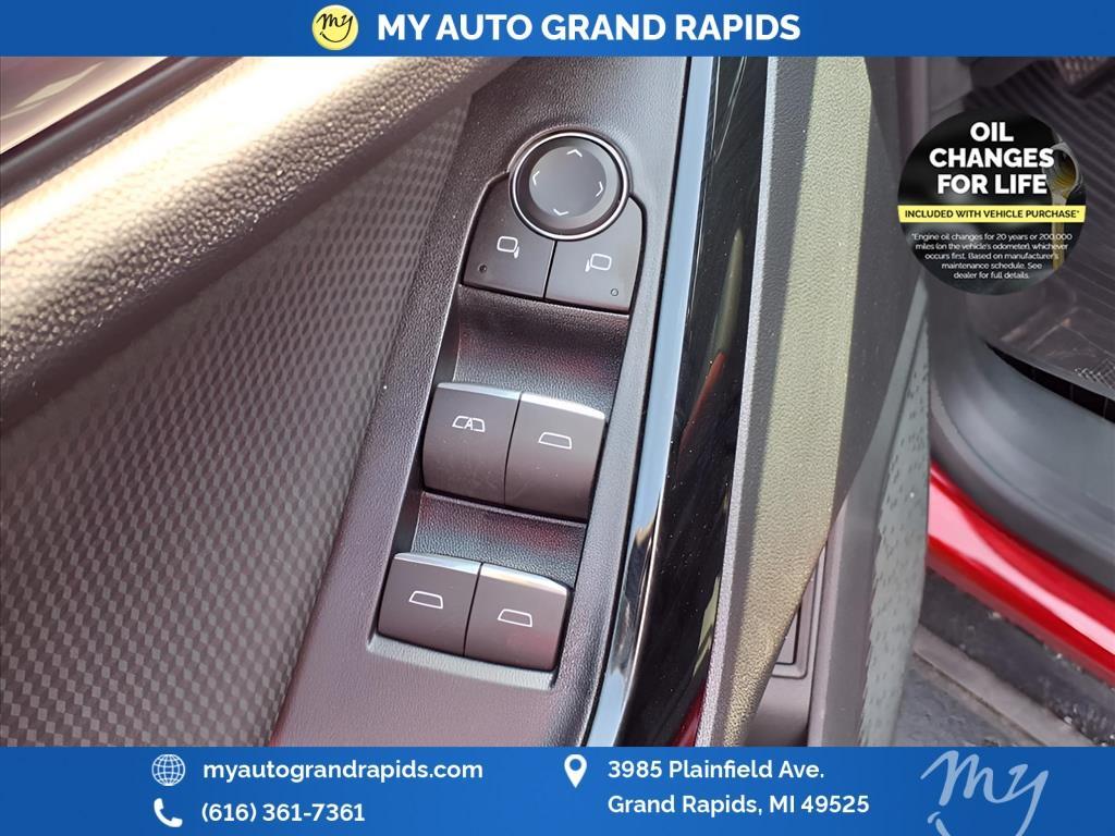 used 2025 Chevrolet Equinox car, priced at $33,445