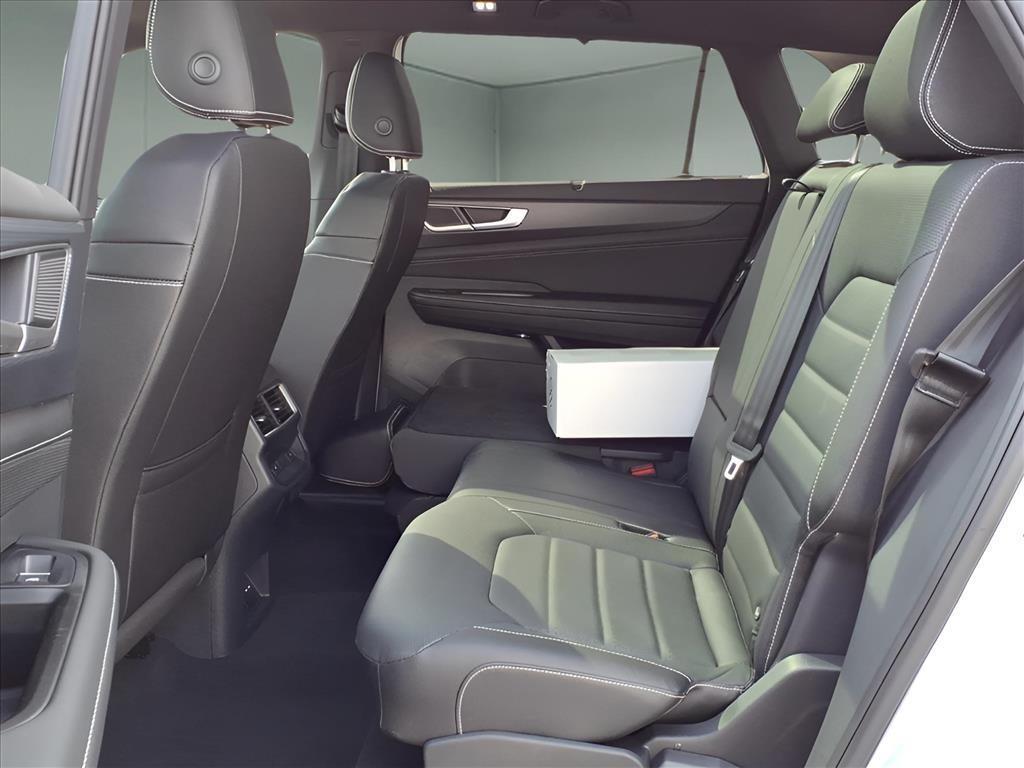 new 2026 Volkswagen Atlas Cross Sport car, priced at $53,376