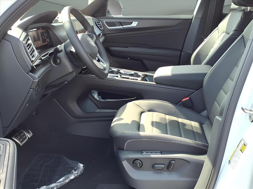 new 2026 Volkswagen Atlas Cross Sport car, priced at $53,376
