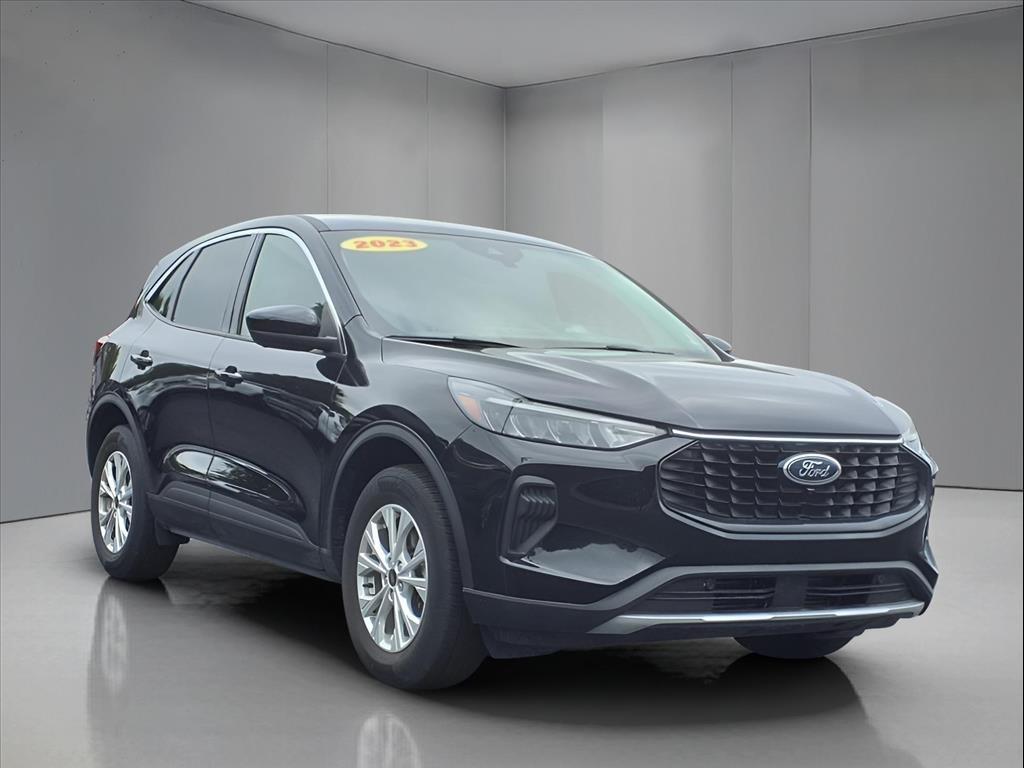 used 2023 Ford Escape car, priced at $23,448