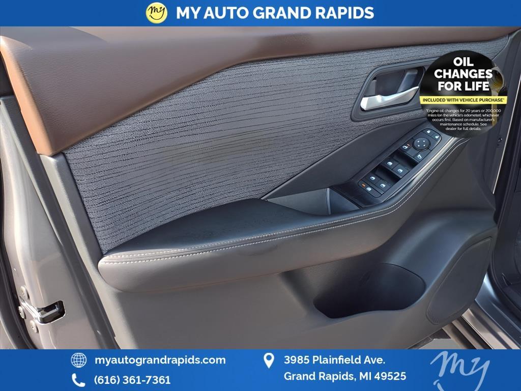 used 2022 Nissan Rogue car, priced at $22,920