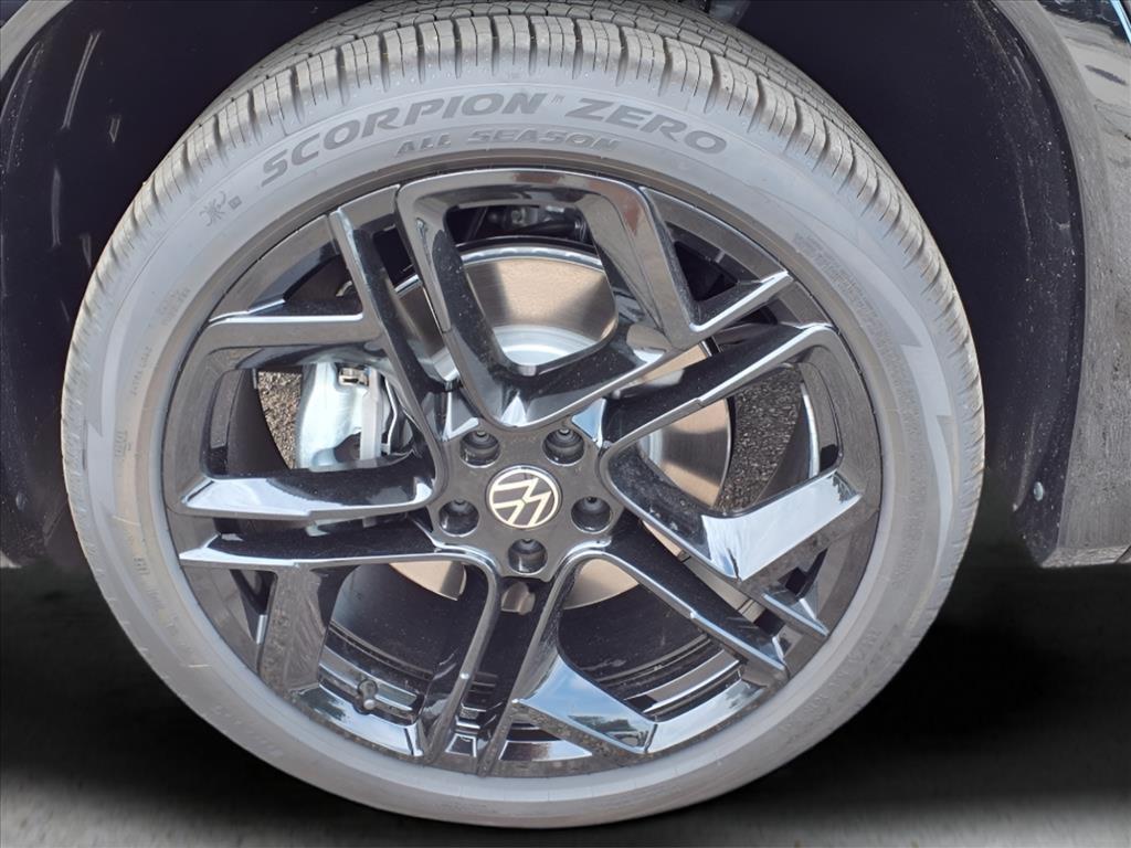 new 2025 Volkswagen Tiguan car, priced at $39,081