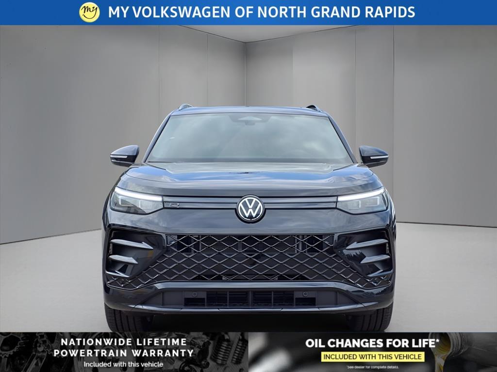 new 2025 Volkswagen Tiguan car, priced at $39,081