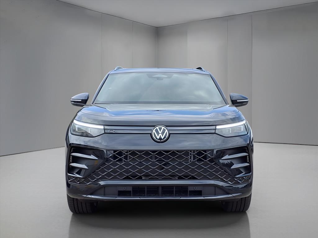 new 2025 Volkswagen Tiguan car, priced at $39,081