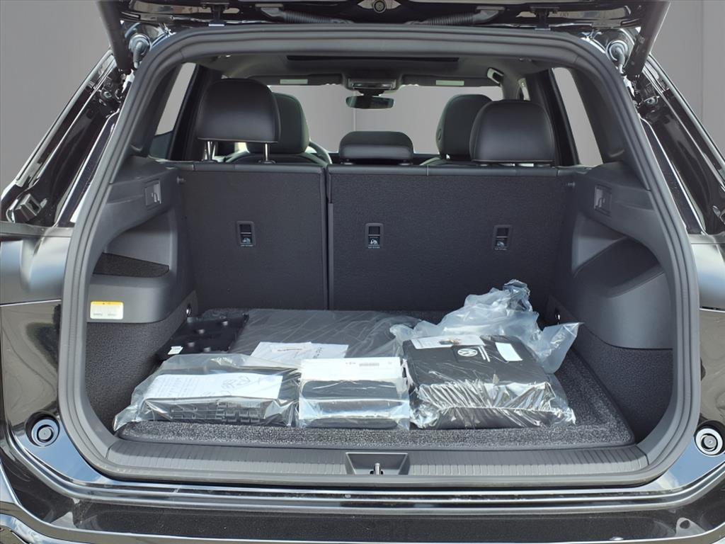 new 2025 Volkswagen Tiguan car, priced at $39,081