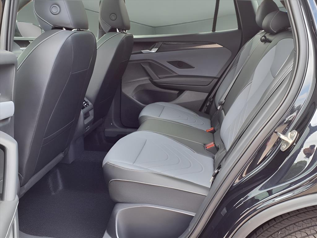 new 2025 Volkswagen Tiguan car, priced at $39,081