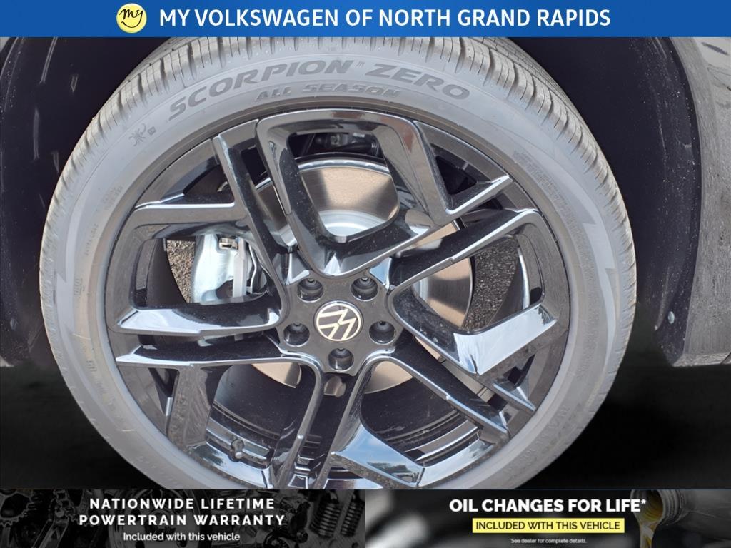 new 2025 Volkswagen Tiguan car, priced at $39,081