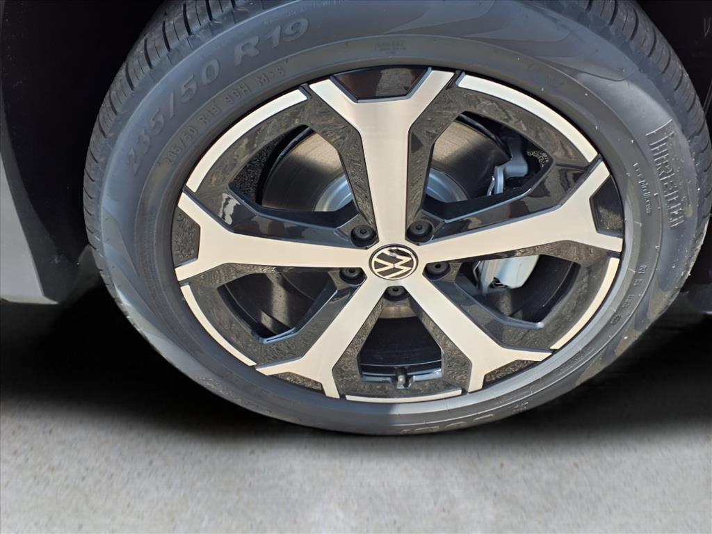 new 2025 Volkswagen Tiguan car, priced at $37,121