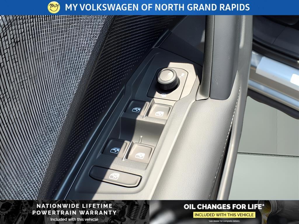 new 2025 Volkswagen Tiguan car, priced at $32,146