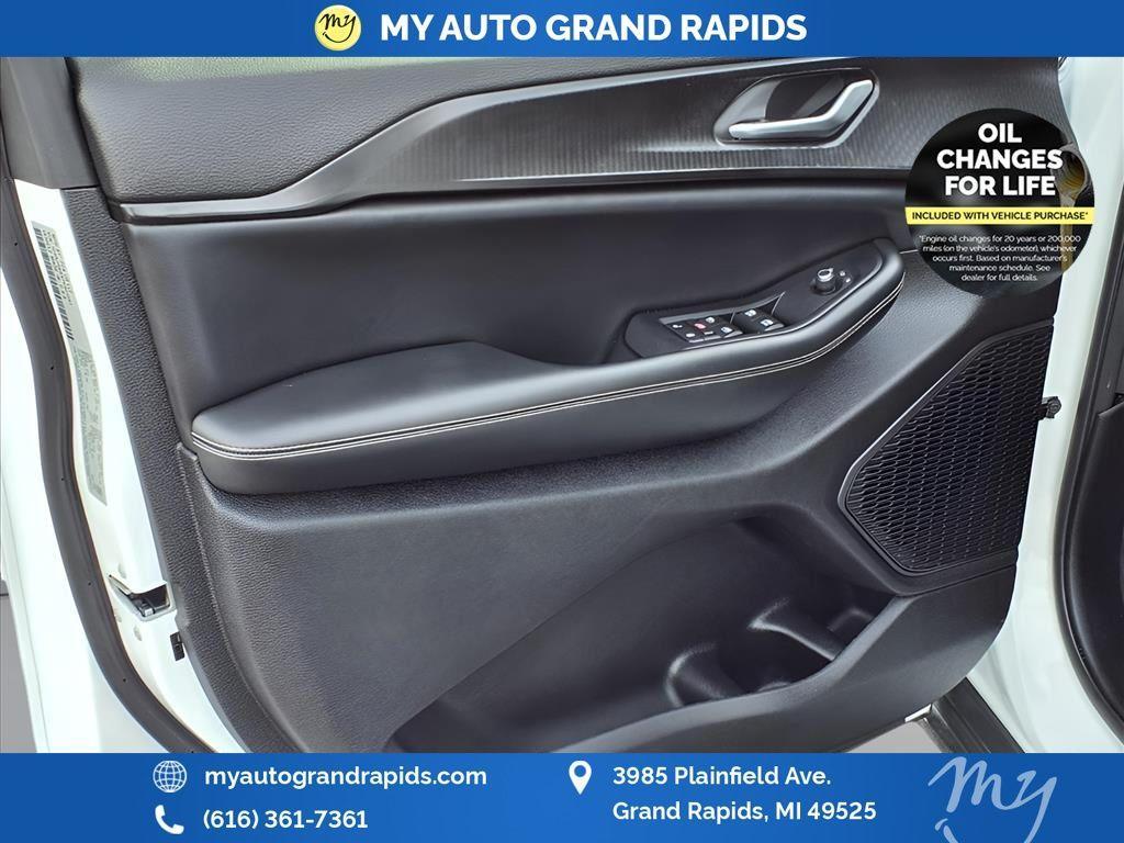 used 2023 Jeep Grand Cherokee car, priced at $28,488