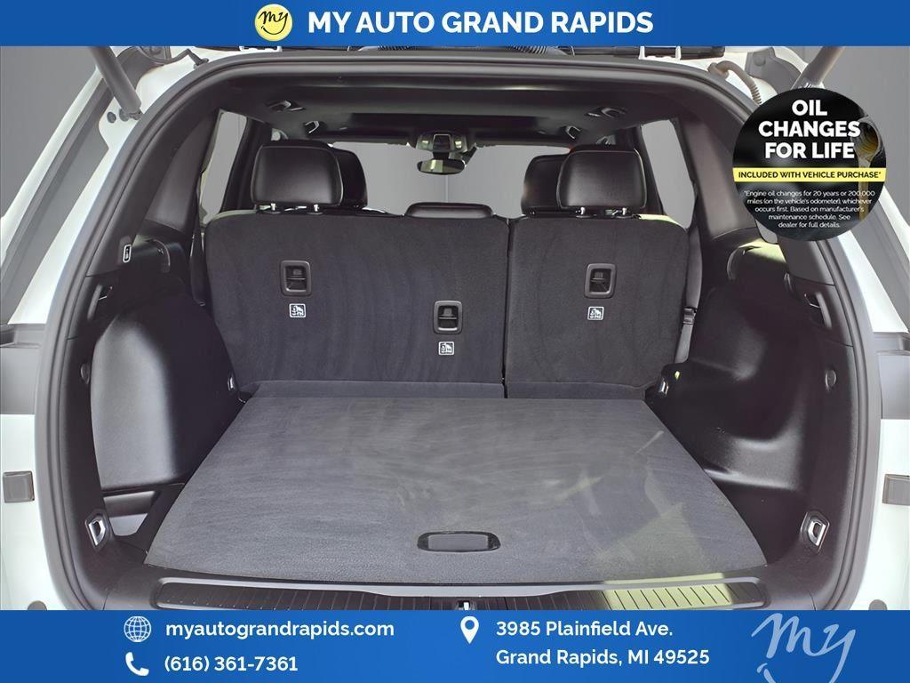 used 2023 Jeep Grand Cherokee car, priced at $28,488