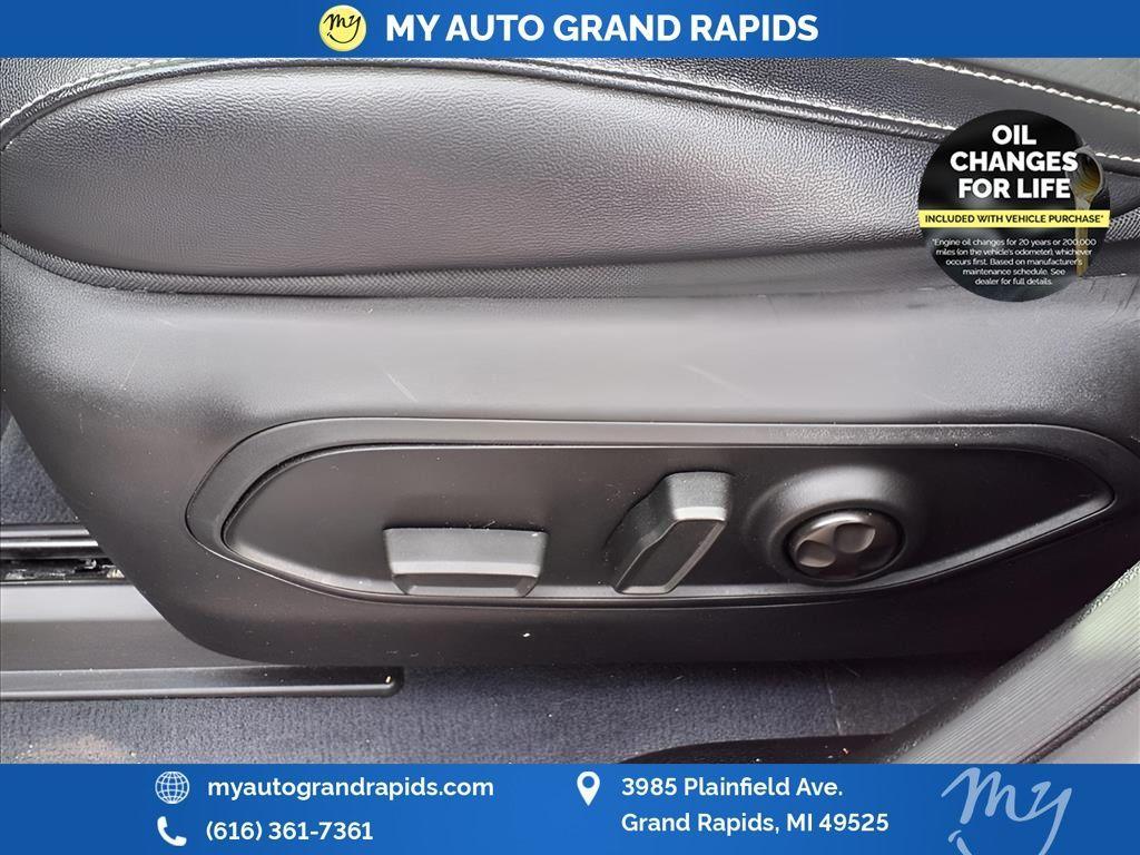 used 2023 Jeep Grand Cherokee car, priced at $28,488