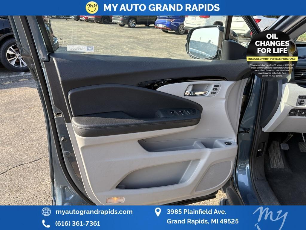 used 2020 Honda Pilot car, priced at $25,850