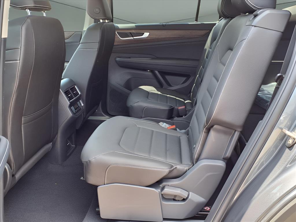 new 2025 Volkswagen Atlas car, priced at $48,899
