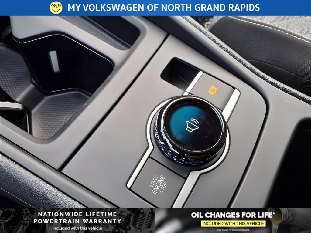 new 2025 Volkswagen Tiguan car, priced at $33,121