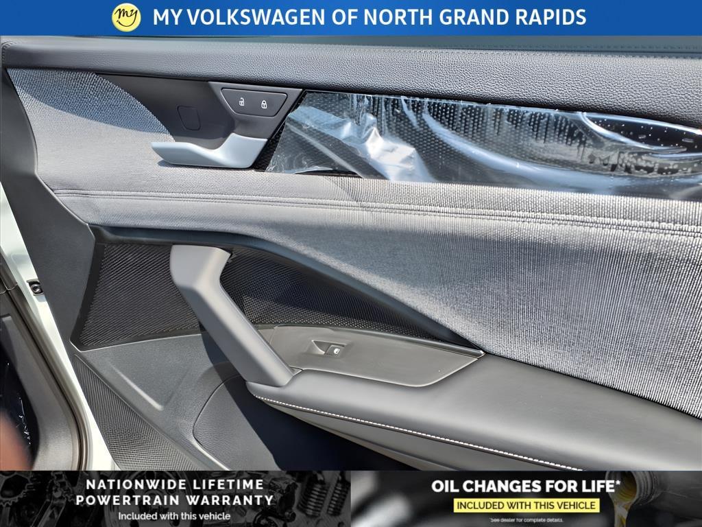new 2025 Volkswagen Tiguan car, priced at $33,121