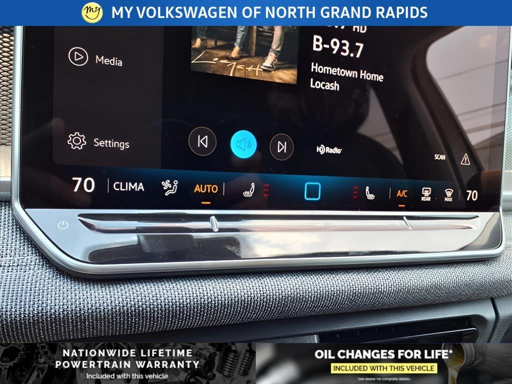 new 2025 Volkswagen Tiguan car, priced at $33,121