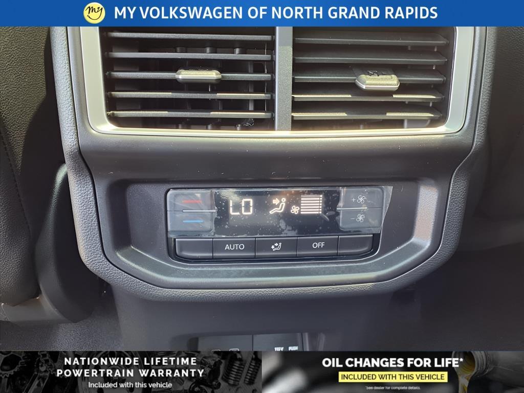 new 2025 Volkswagen Atlas car, priced at $47,170