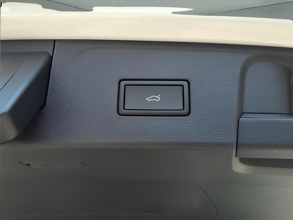 new 2025 Volkswagen Atlas car, priced at $47,170