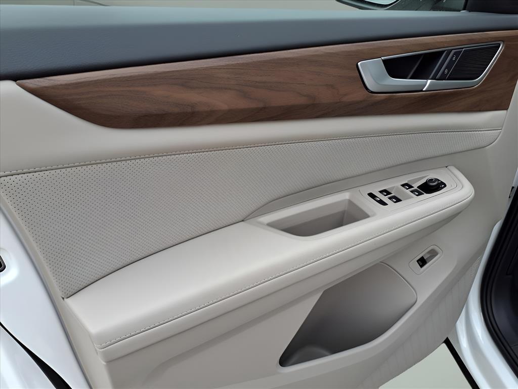 new 2025 Volkswagen Atlas car, priced at $44,501