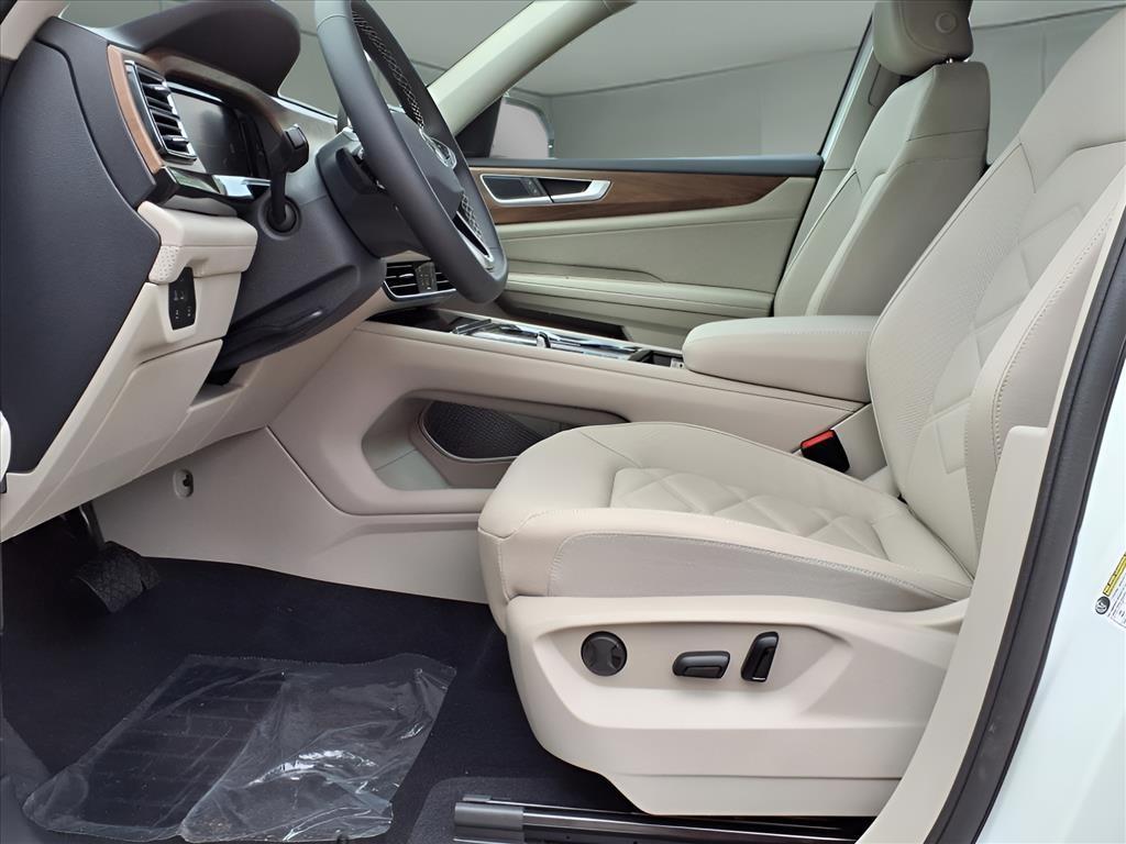 new 2025 Volkswagen Atlas car, priced at $44,501