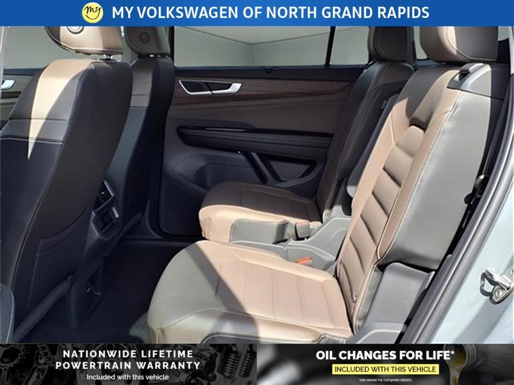 new 2025 Volkswagen Atlas car, priced at $49,326