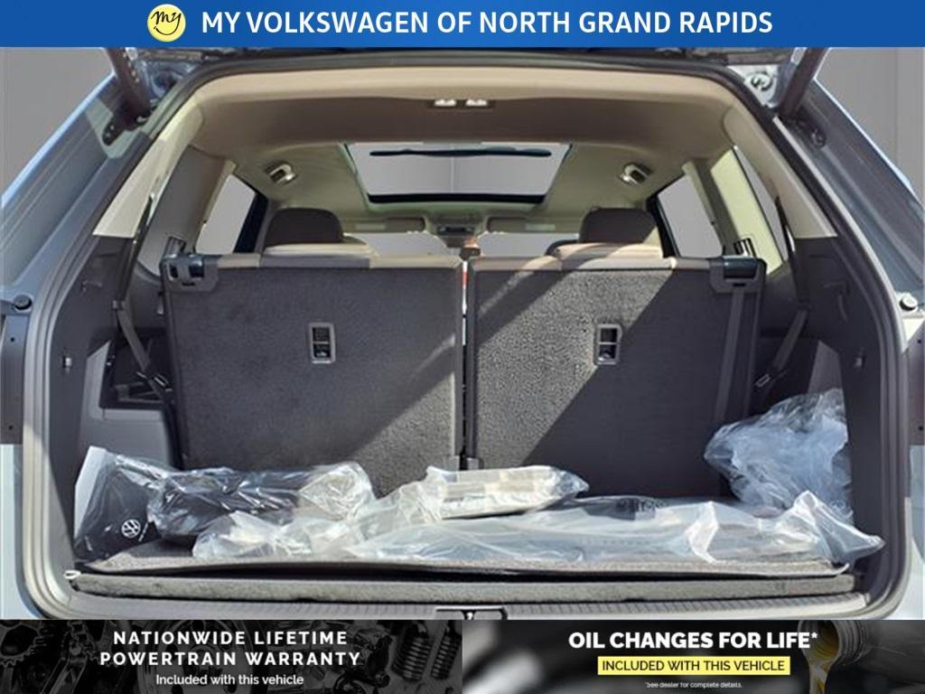 new 2025 Volkswagen Atlas car, priced at $49,326