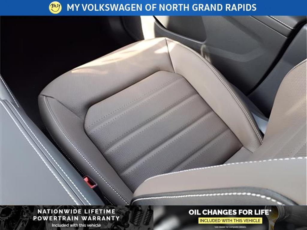 new 2025 Volkswagen Atlas car, priced at $49,326
