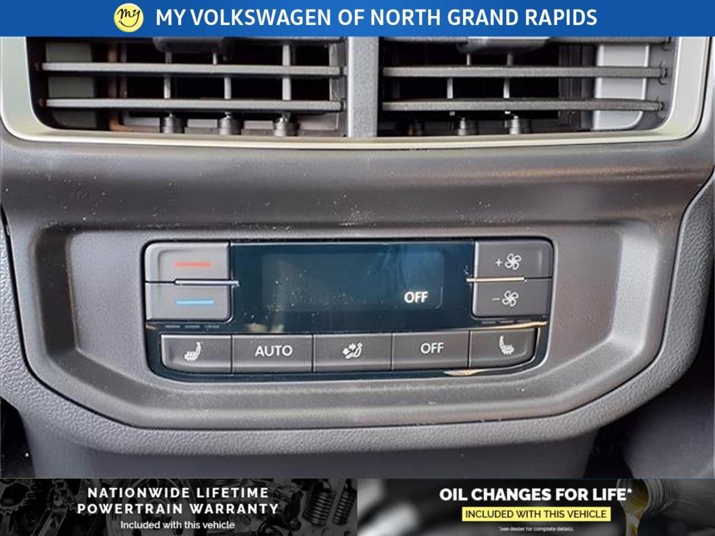 new 2025 Volkswagen Atlas car, priced at $49,326