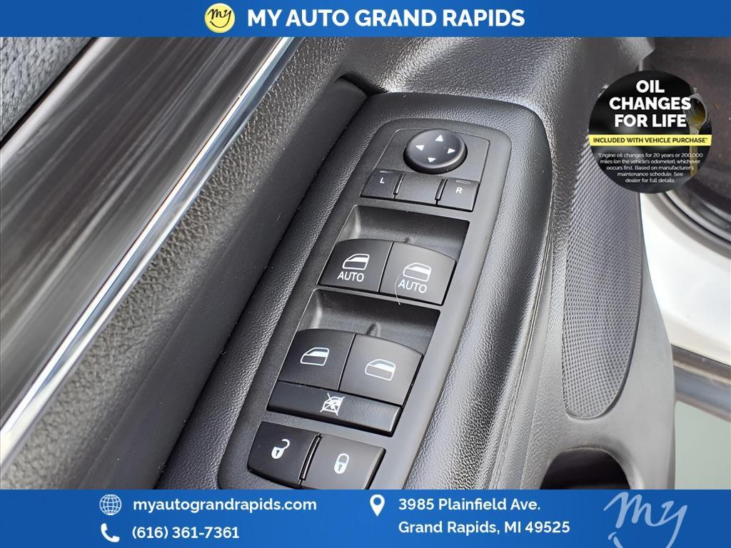 used 2022 Jeep Grand Cherokee WK car, priced at $28,182