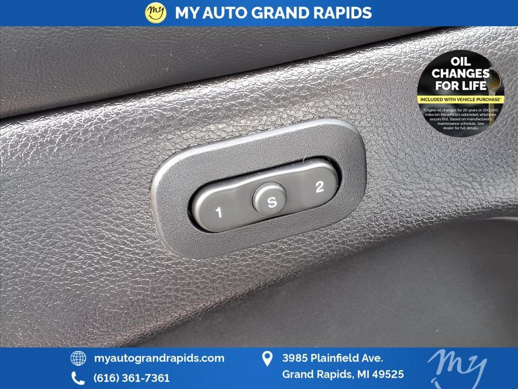 used 2022 Jeep Grand Cherokee WK car, priced at $28,182