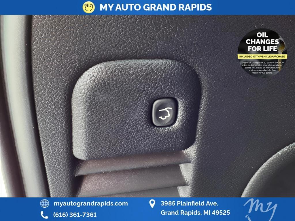 used 2022 Jeep Grand Cherokee WK car, priced at $28,182