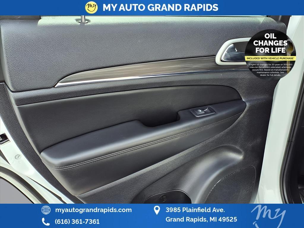 used 2022 Jeep Grand Cherokee WK car, priced at $28,182