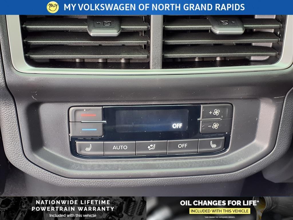 new 2025 Volkswagen Atlas car, priced at $50,983