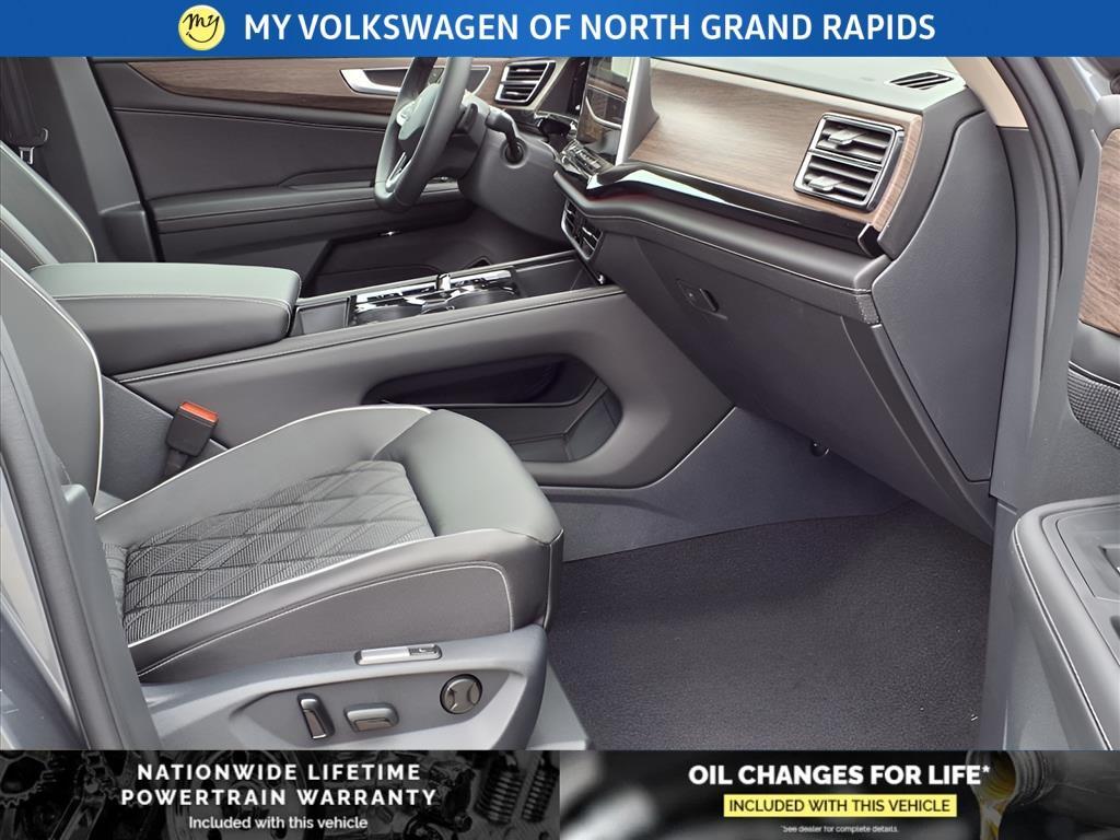 new 2025 Volkswagen Atlas car, priced at $50,983