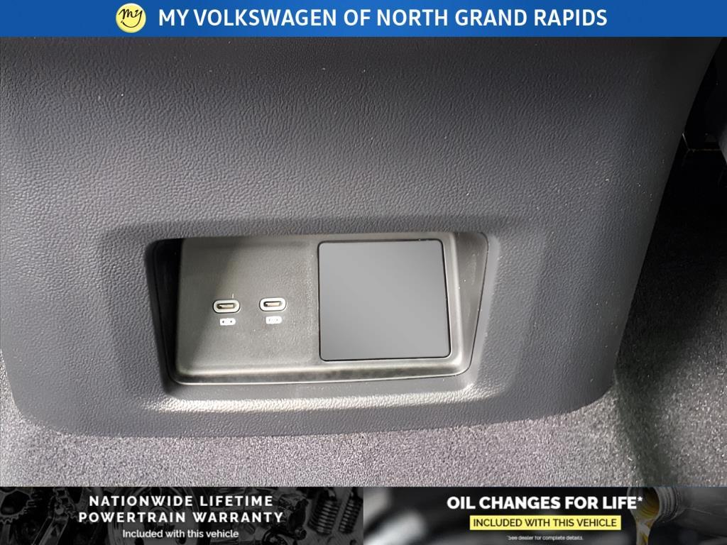 new 2025 Volkswagen Atlas car, priced at $50,983