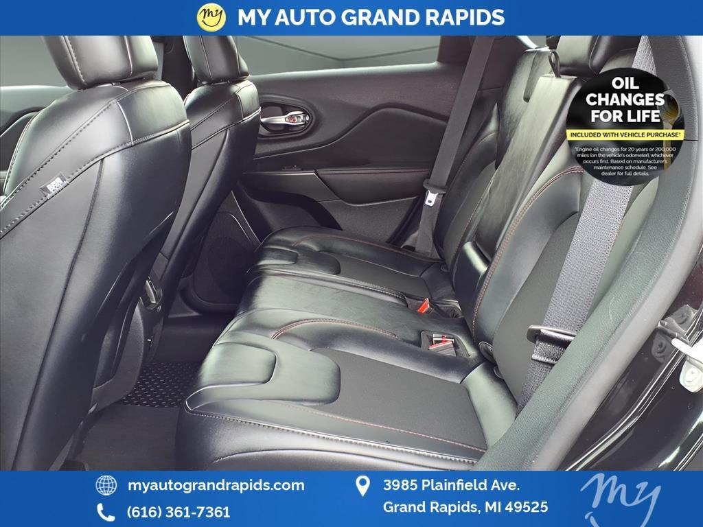 used 2022 Jeep Cherokee car, priced at $25,682