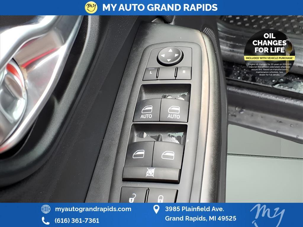 used 2022 Jeep Cherokee car, priced at $25,682