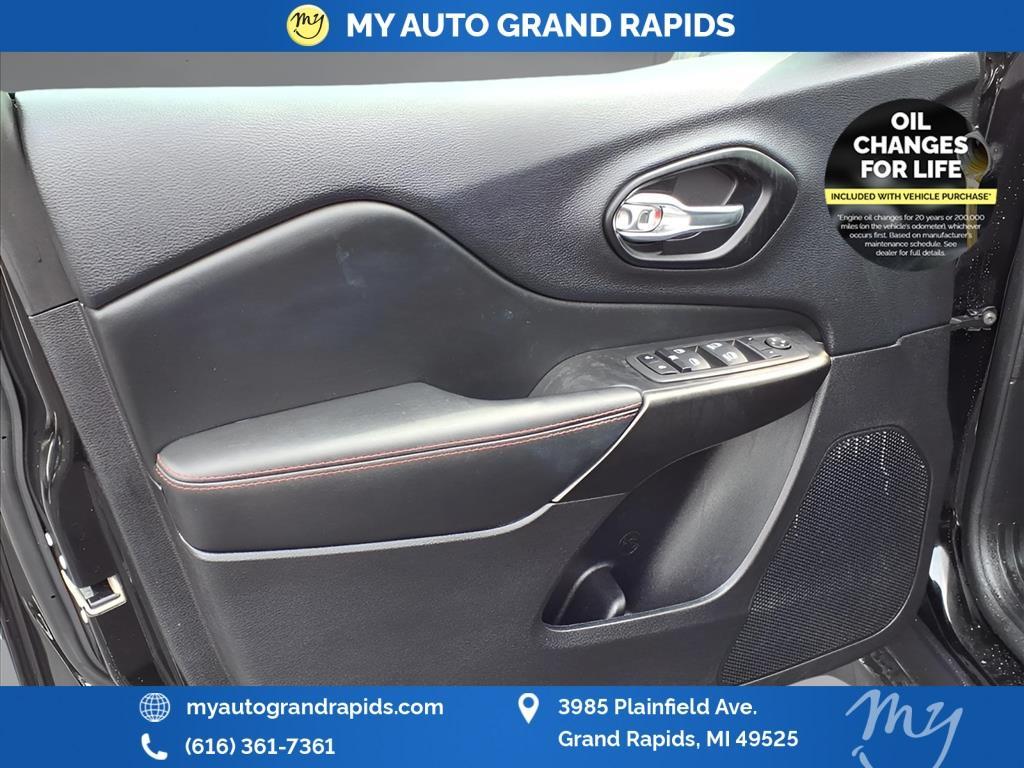 used 2022 Jeep Cherokee car, priced at $25,682