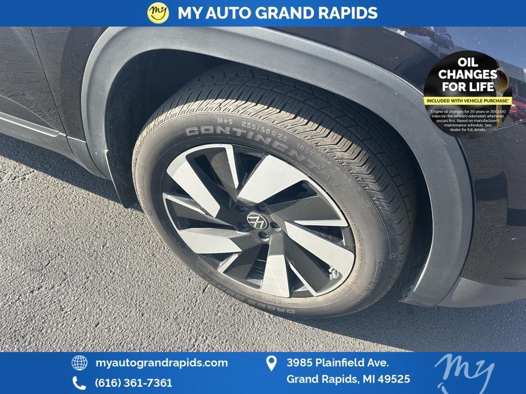 used 2024 Volkswagen Atlas Cross Sport car, priced at $30,819