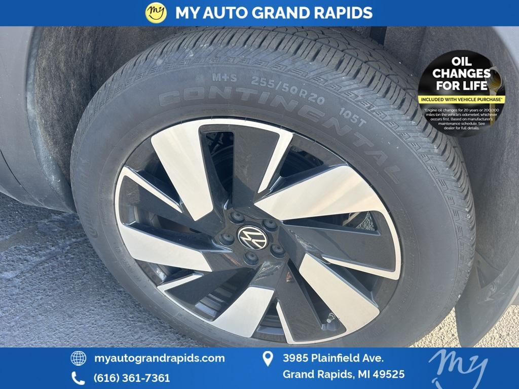 used 2024 Volkswagen Atlas Cross Sport car, priced at $30,819