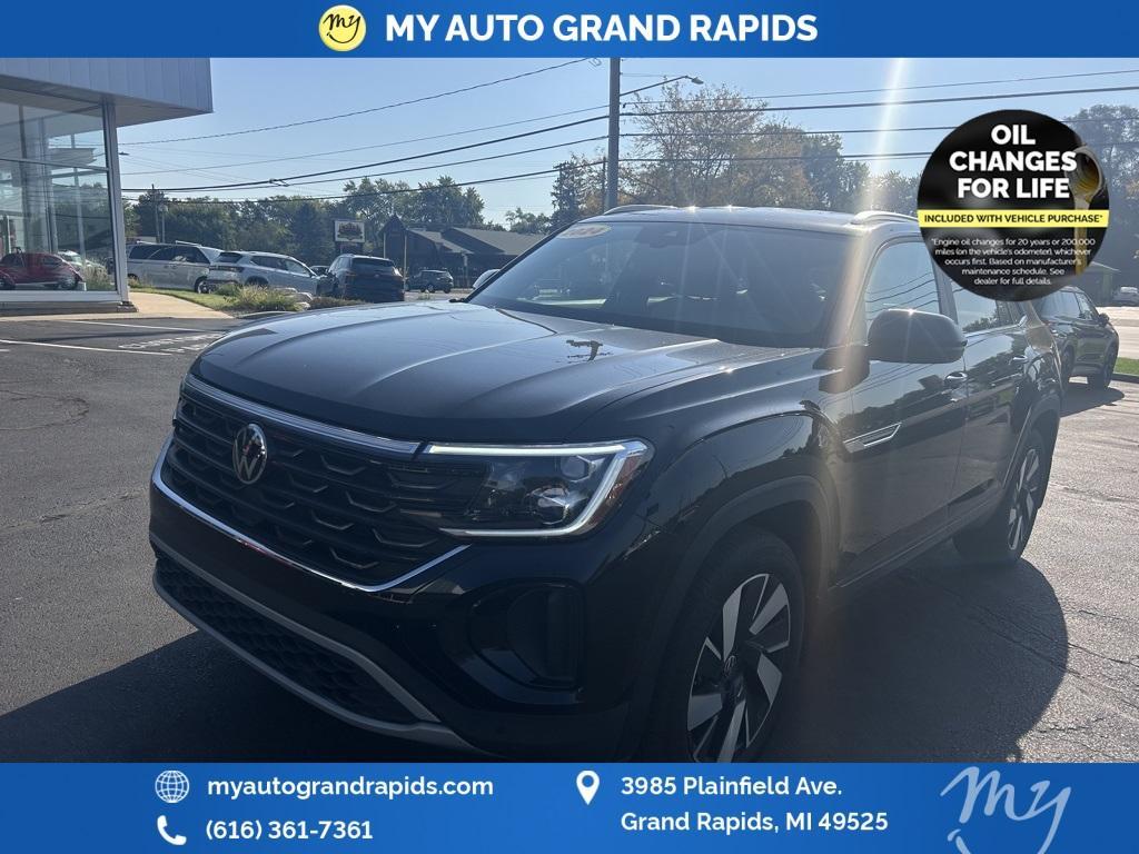 used 2024 Volkswagen Atlas Cross Sport car, priced at $30,819
