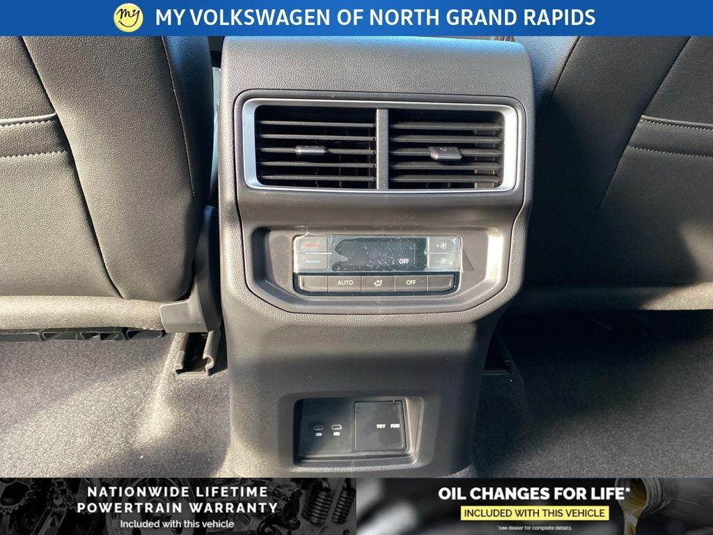 new 2026 Volkswagen Atlas car, priced at $50,073