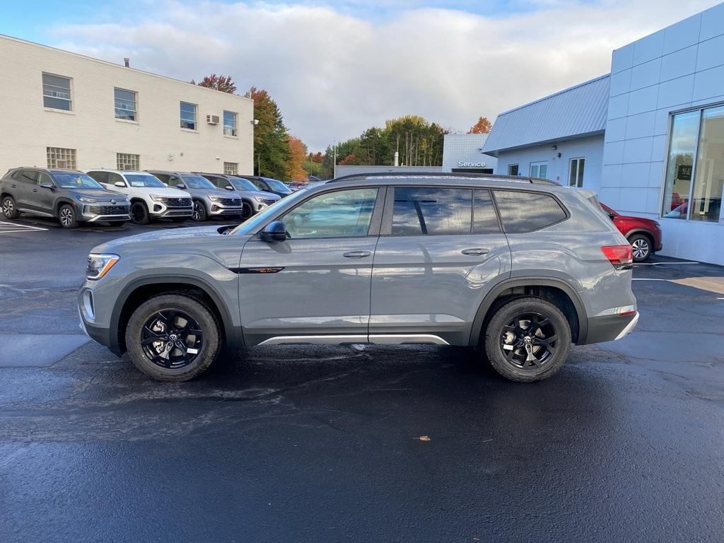 new 2026 Volkswagen Atlas car, priced at $50,573
