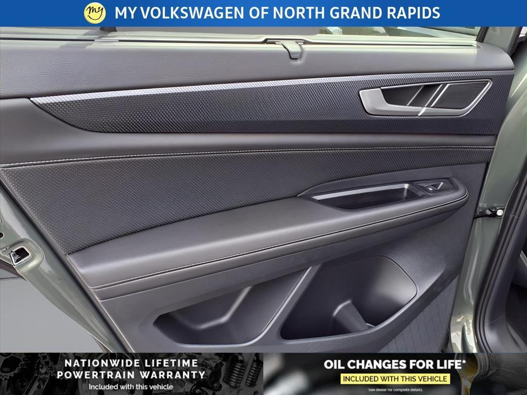 new 2026 Volkswagen Atlas Cross Sport car, priced at $52,420