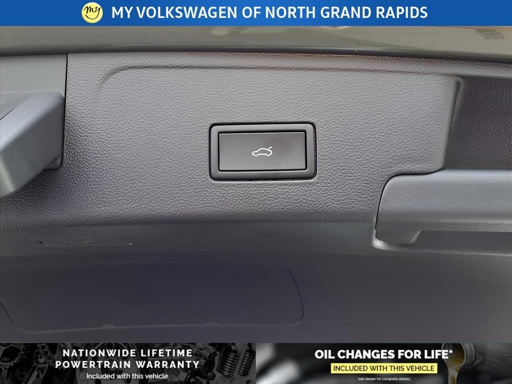 new 2026 Volkswagen Atlas Cross Sport car, priced at $52,420