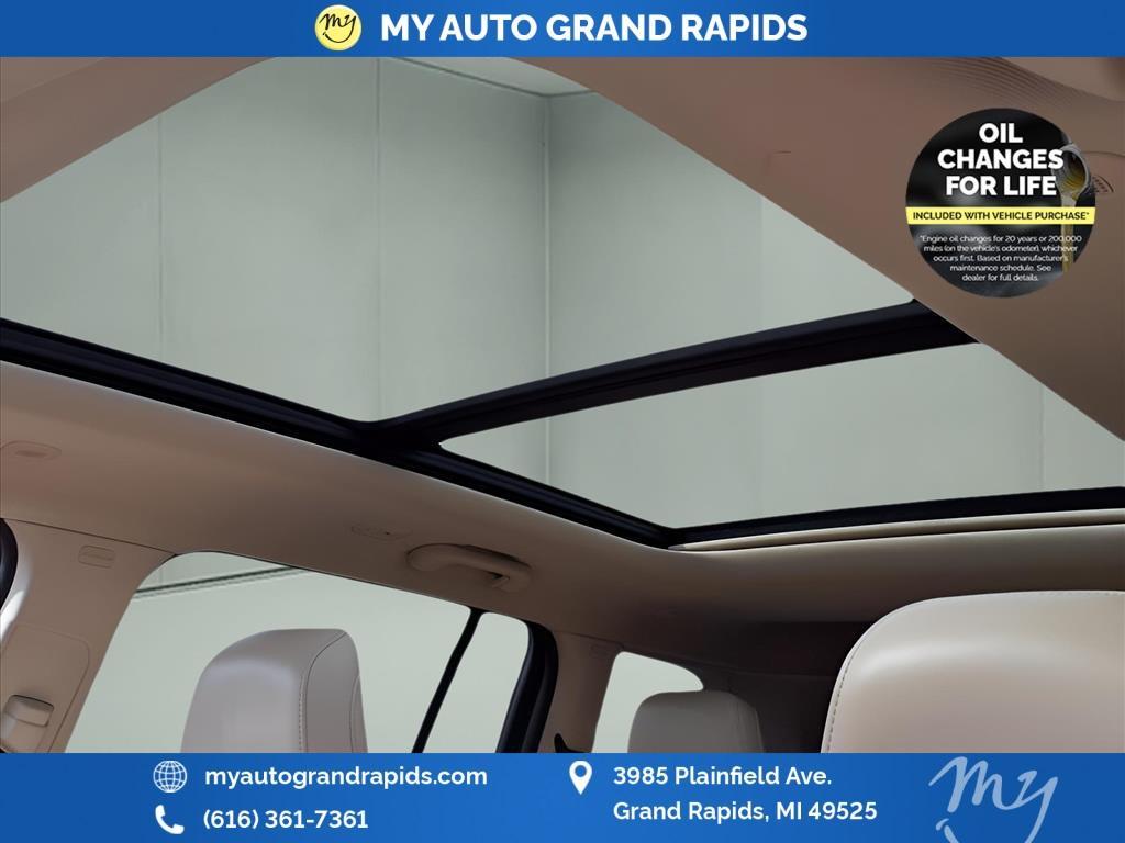 used 2022 Jeep Grand Cherokee car, priced at $29,481